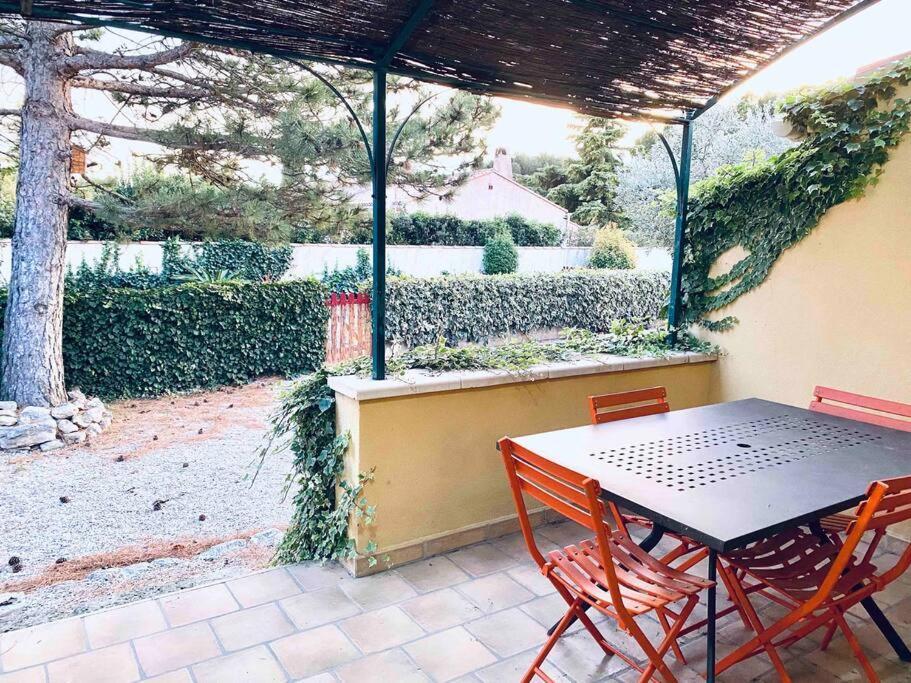 La Pitchoune : Gite Aux Pieds Des Alpilles ムリエス エクステリア 写真