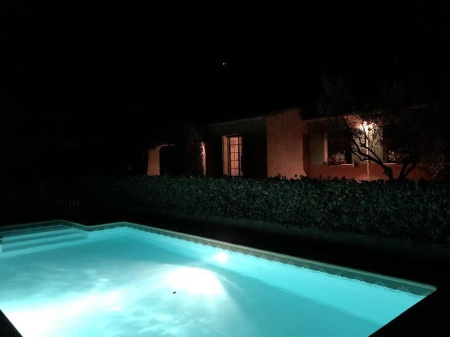 La Pitchoune : Gite Aux Pieds Des Alpilles ムリエス エクステリア 写真