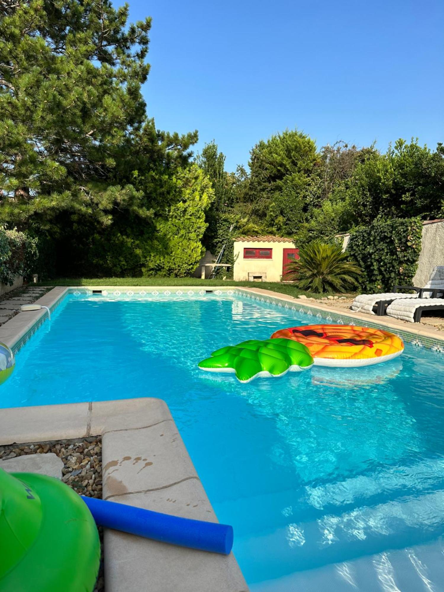 La Pitchoune : Gite Aux Pieds Des Alpilles ムリエス エクステリア 写真